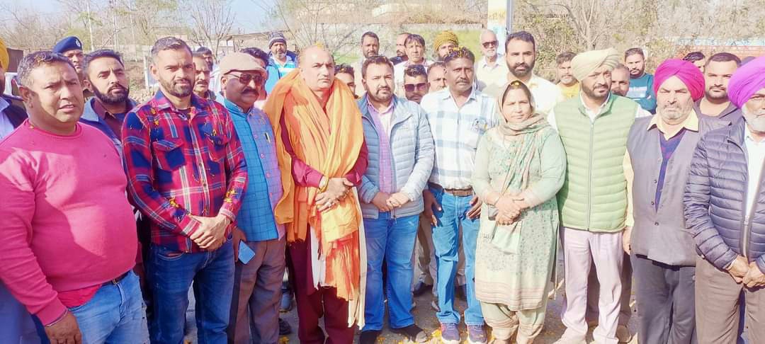 ਮਾਂ ਬੋਲੀ ਦਿਵਸ ਤੇ ਚੱਲੀ ਯਾਤਰਾ ਦਾ ਬਲਾਚੌਰ ਪਹੁੰਚਣ ਤੇ ਕੀਤਾ ਸਵਾਗਤ
